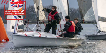 Gilbert Gallops to victory in 3-way photo finish