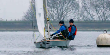 Norfolk Punt wins the Magic Marine King George Gallop